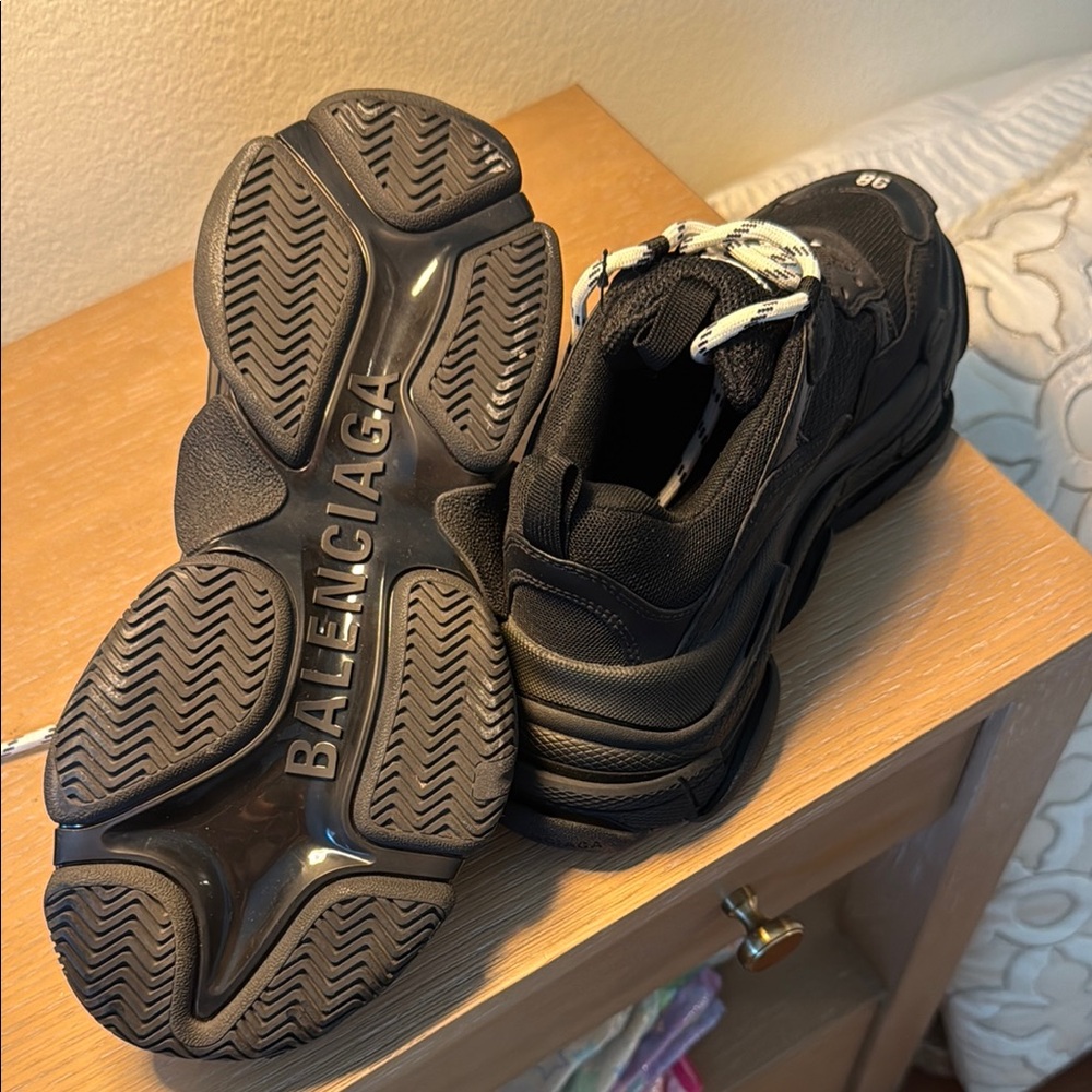 Balenciaga Triple S in Classic Black EU 38 - Picture 16 of 17